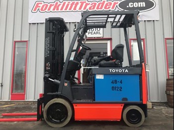 Orange 2015 toyota forklift with 5,000lb capacity for sale